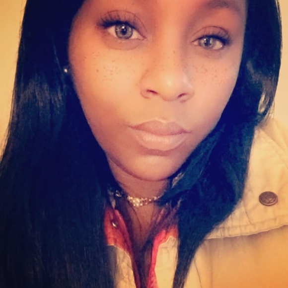 Meet your Posher, Carmen - Picture 1 of 1